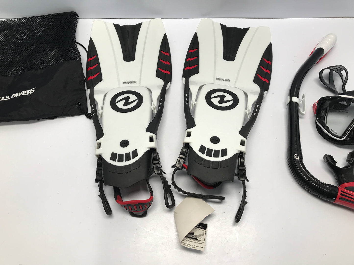 Snorkel Surf Fins Set Men's Size 4-8.5 Women's Size 5-9.5 US Divers Black White Red Like New
