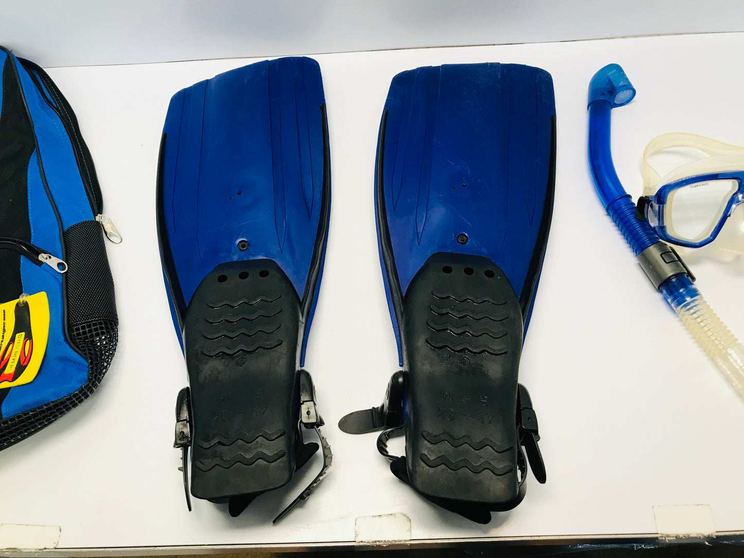 Snorkel Swim Surf Fins Set Men's Size 4.5-8.5 Youth or Adult Adjustable US Divers Black Blue