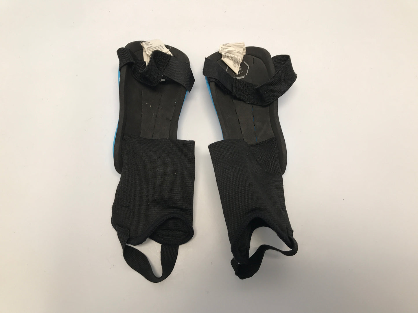 Soccer Shin Pads Child Size 4-6 Diadora Blue Black Excellent