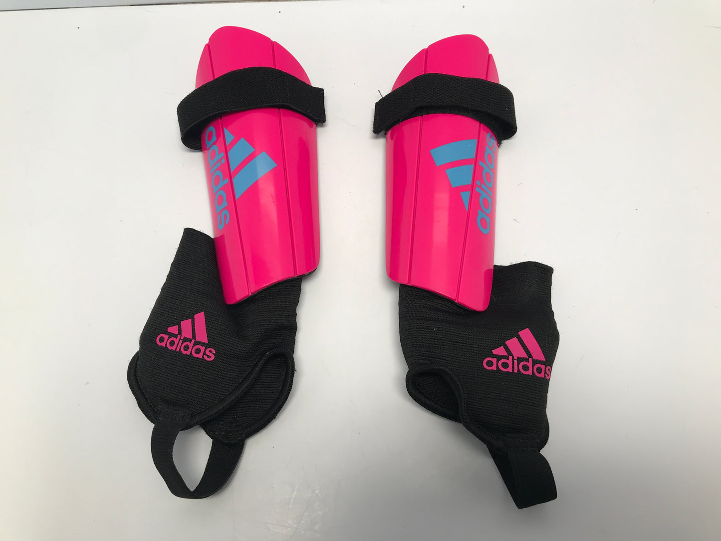 Soccer Shin Pads Child Size 6-8 Adidas Fushia Blue Like New