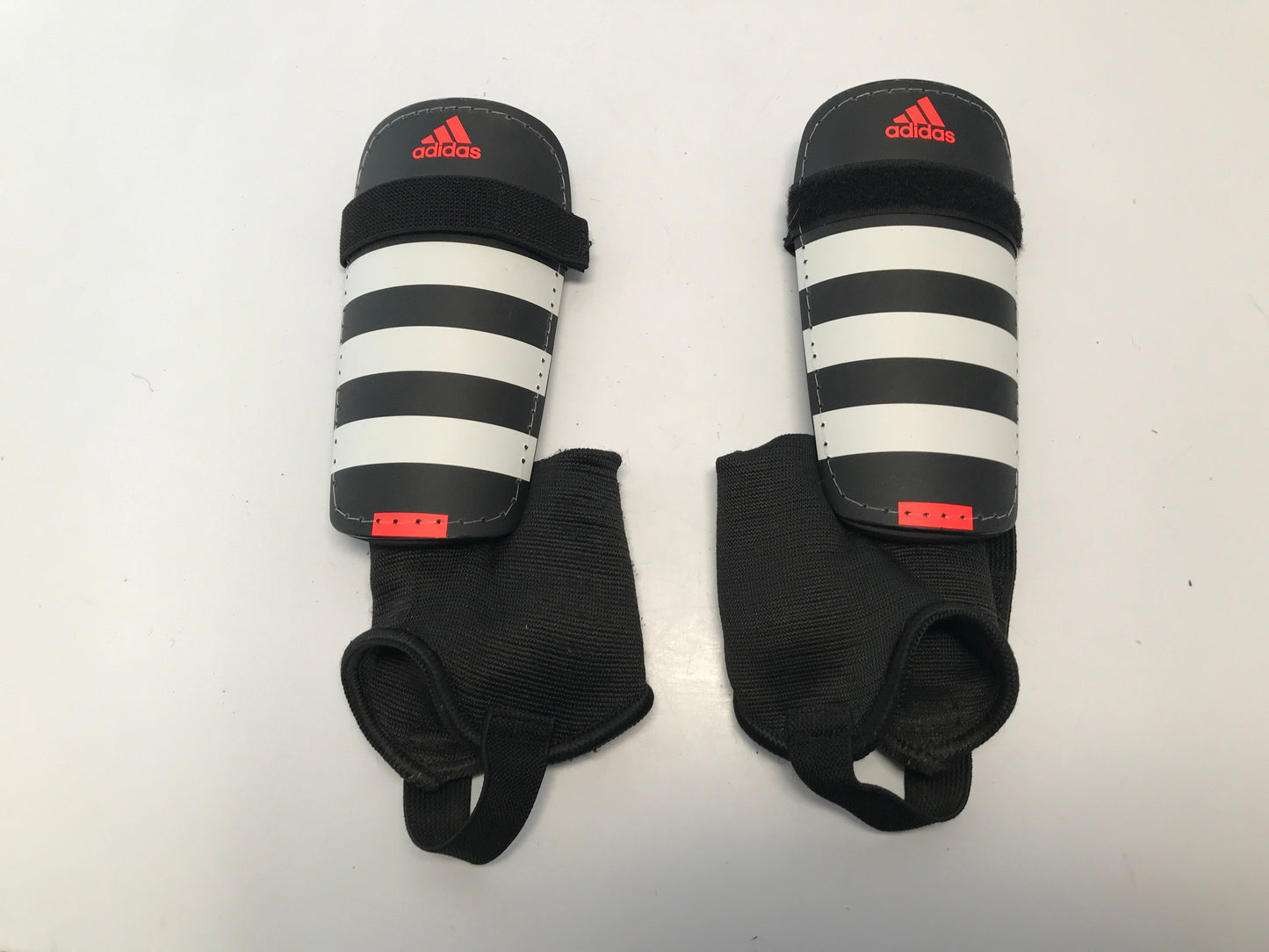 Soccer Shin Pads Child Size Small Age 4-6 Adidas Like New