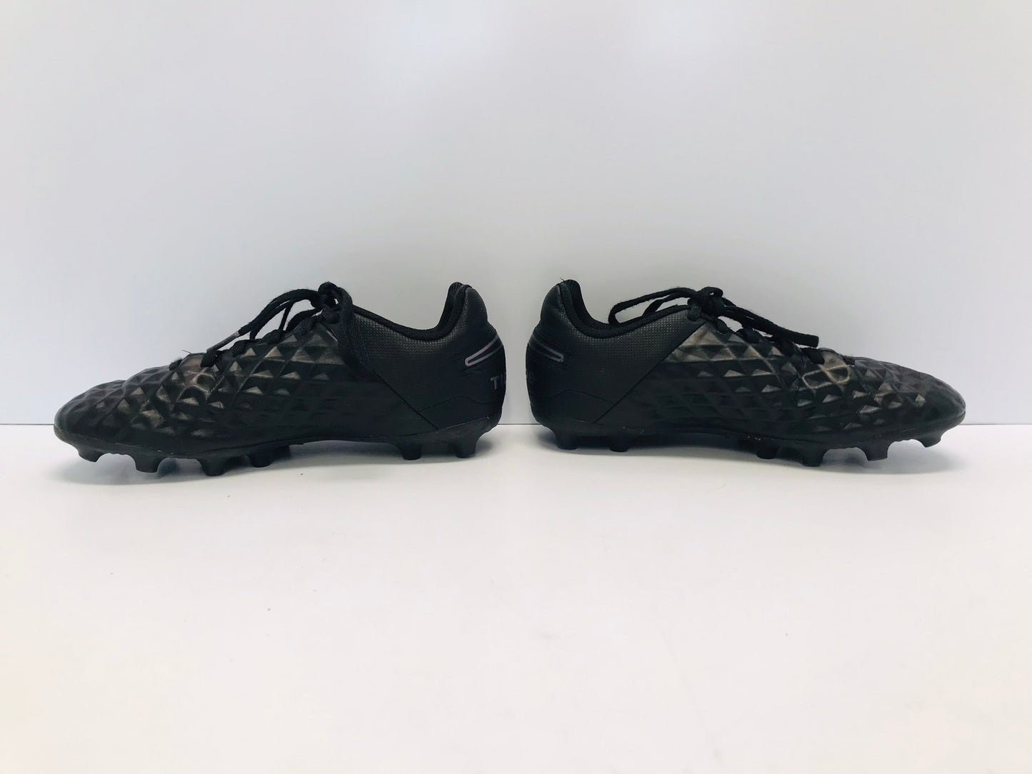 Soccer Shoes Cleats Child Size 2 Shoe Size Nike Tiempo Excellent Black