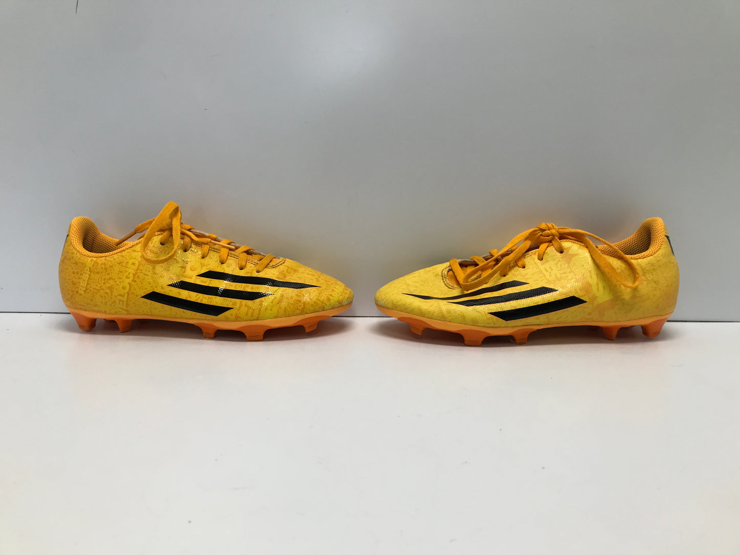 Soccer Shoes Cleats Child Sise 4 Adidas Lemon Orange Excellent