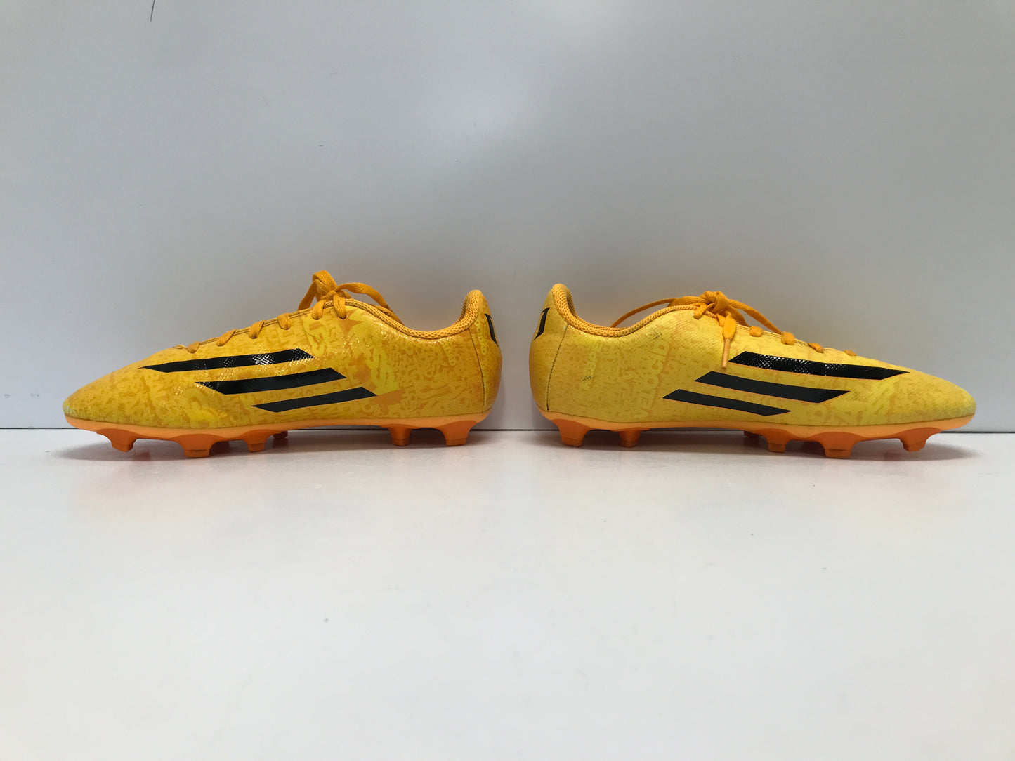 Soccer Shoes Cleats Child Sise 4 Adidas Lemon Orange Excellent