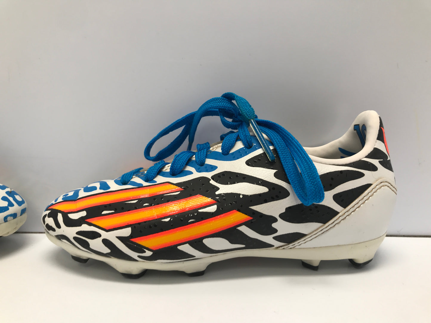 Soccer Shoes Cleats Child Size 11 Adidas White Orange Black Excellent