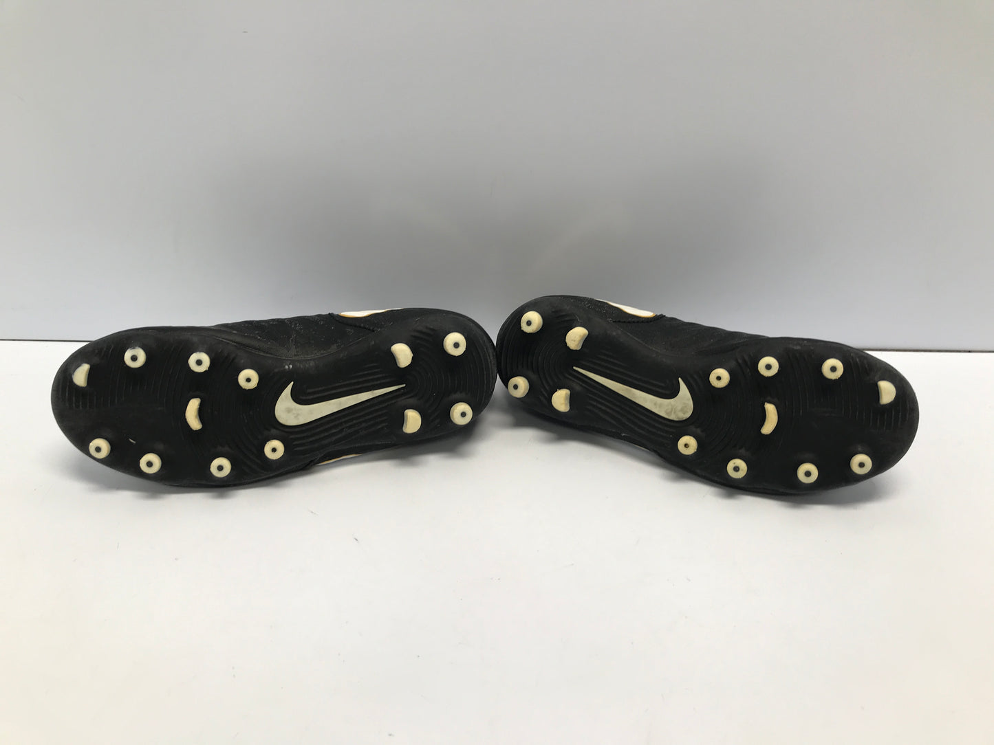 Soccer Shoes Cleats Child Size 12.5 Nike Black Gold