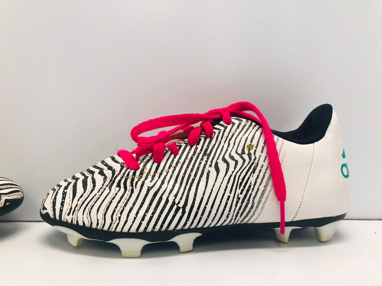 Soccer Shoes Cleats Child Size 1 Adidas White Black Pink Teal Like New