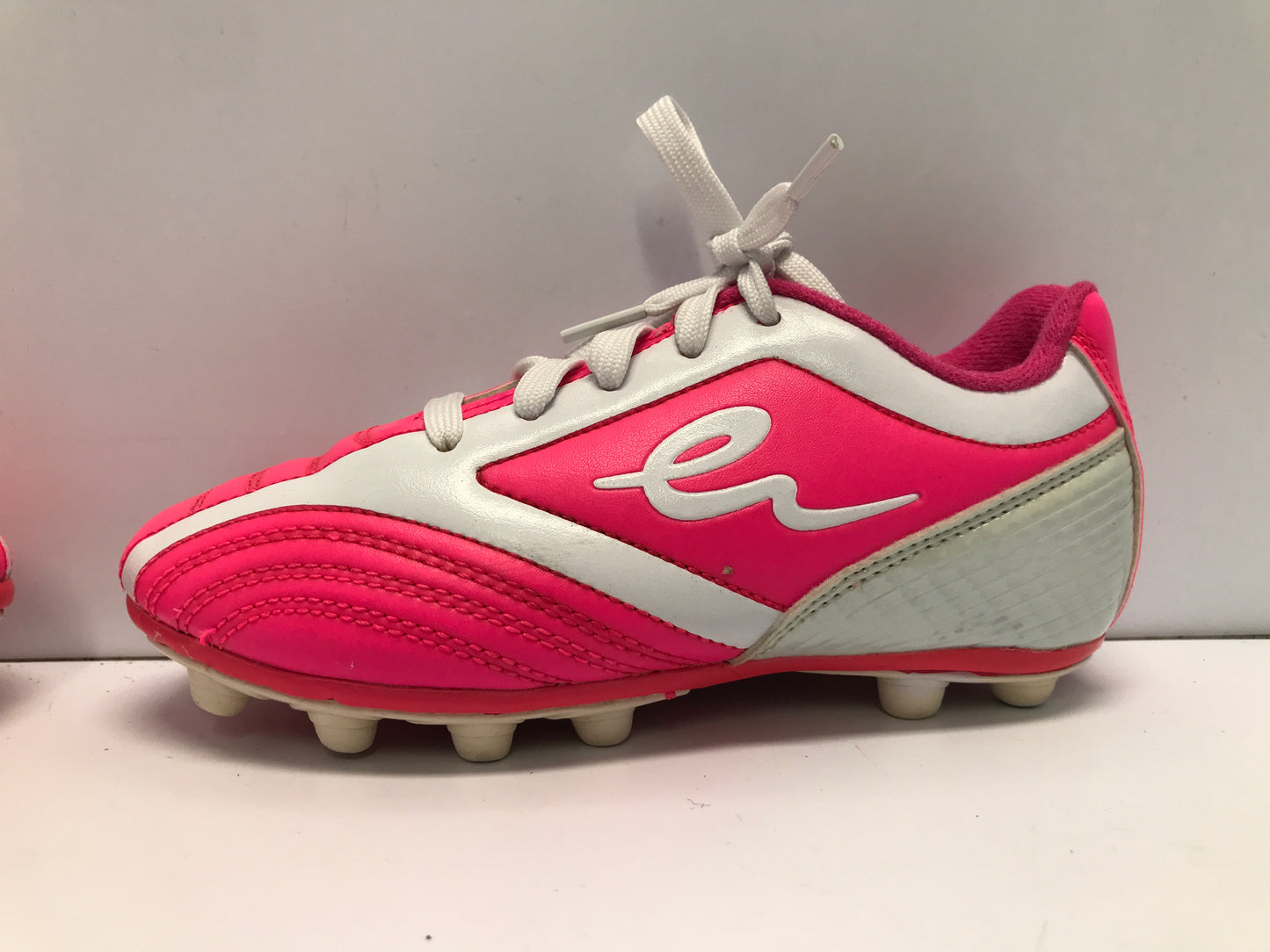Soccer Shoes Cleats Child Size 1 Eletto Pink White Like New