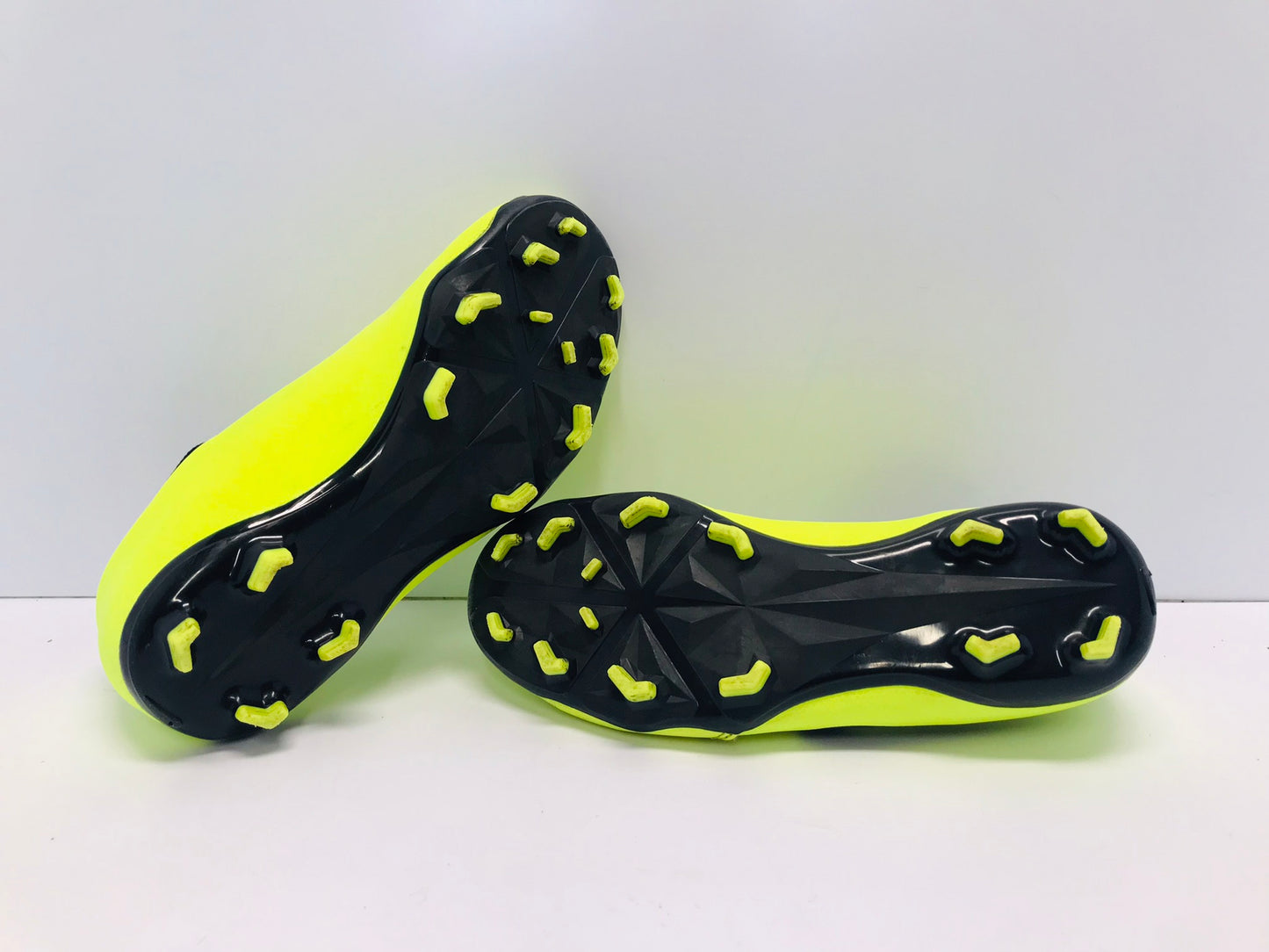 Soccer Shoes Cleats Child Size 1 Nike Lime Black Excellent