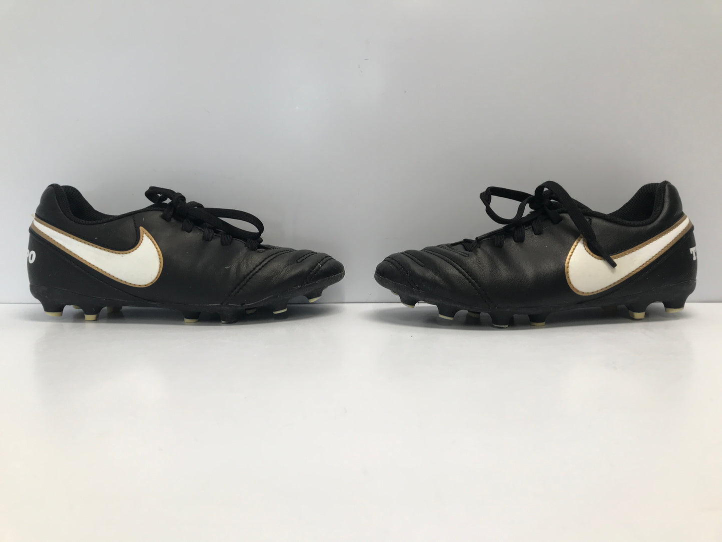 Soccer Shoes Cleats Child Size 1 Nike Tiempo Black White Gold