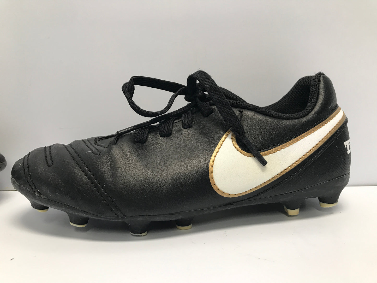 Soccer Shoes Cleats Child Size 1 Nike Tiempo Black White Gold