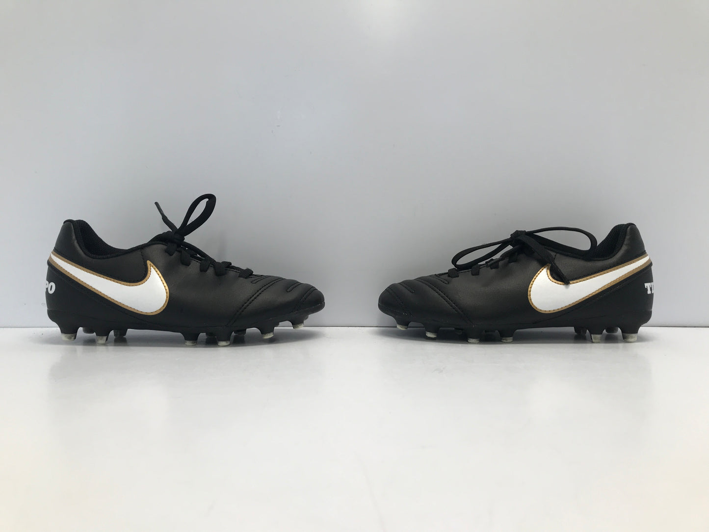 Soccer Shoes Cleats Child Size 1 Nike Tiempo Black White Gold Outstanding Quality