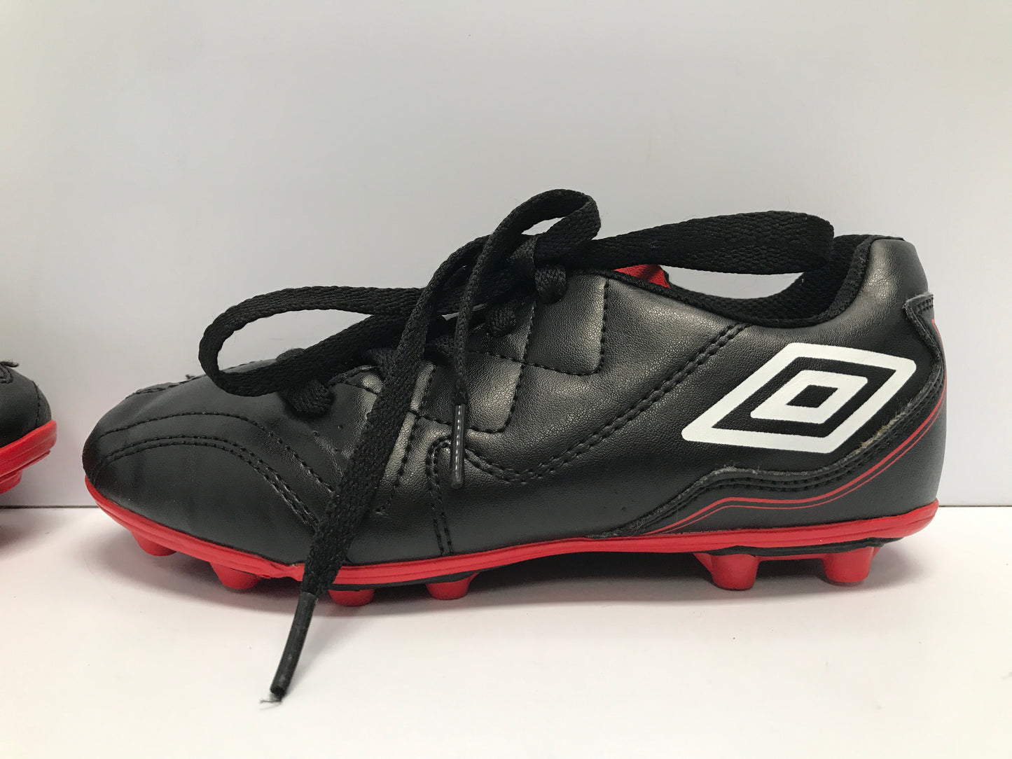 Soccer Shoes Cleats Child Size 1 Umbro Black Red Excellent