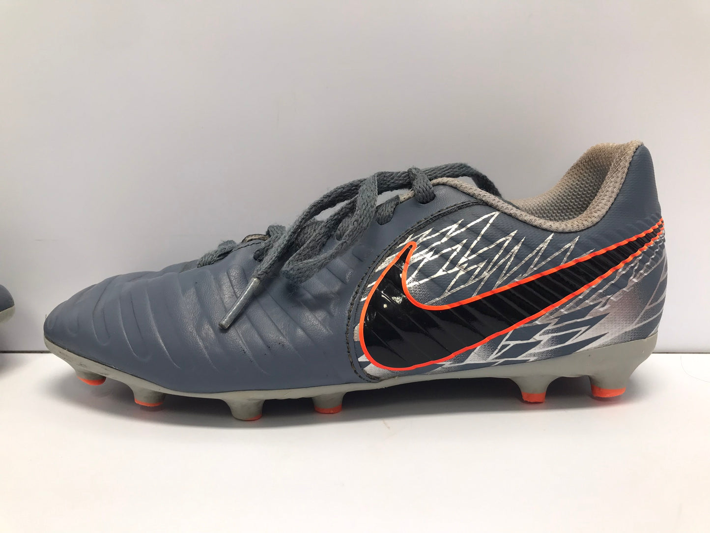 Soccer Shoes Cleats Child Size 2.5 Nike Grey Tangerine