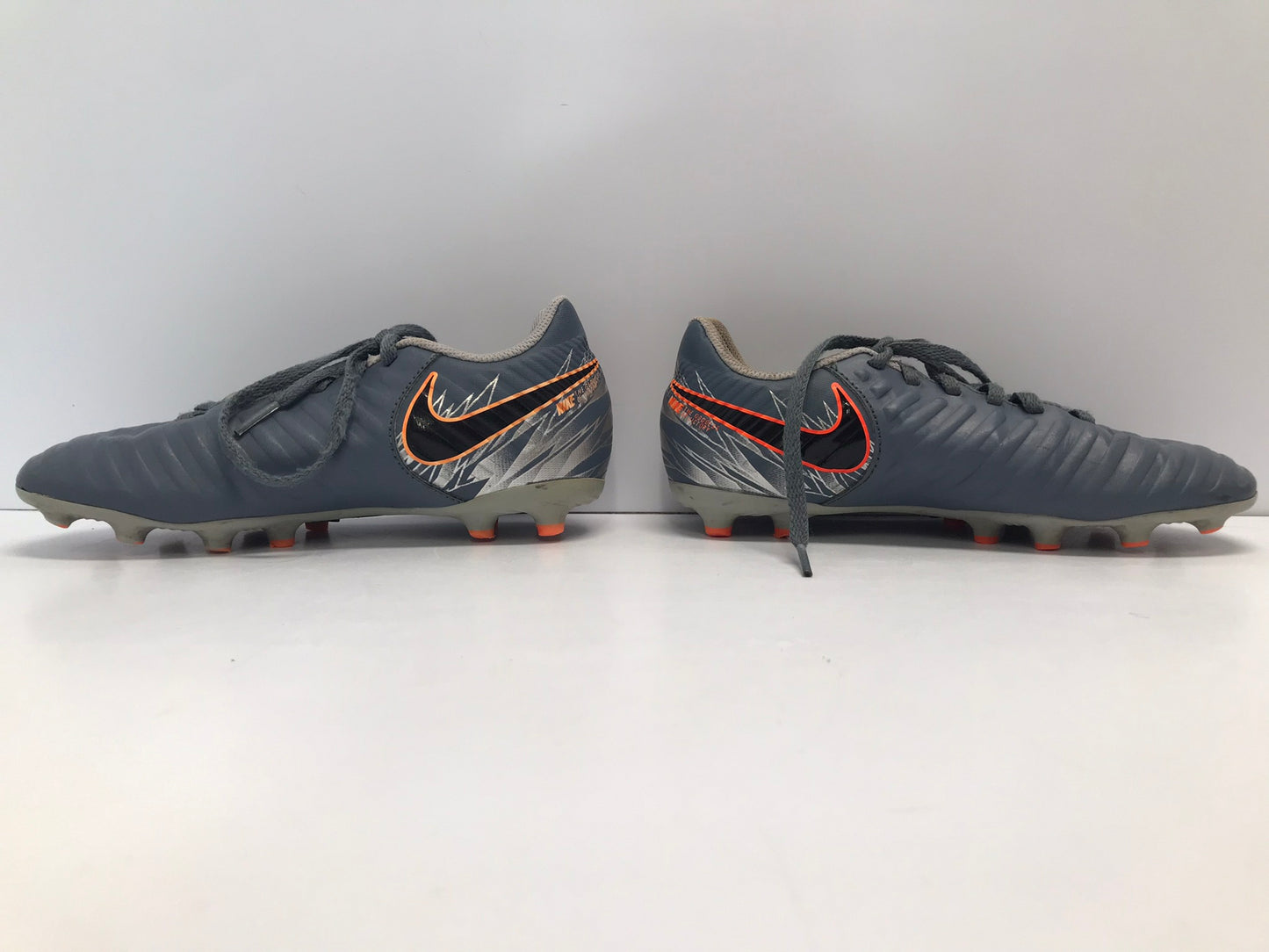 Soccer Shoes Cleats Child Size 2.5 Nike Grey Tangerine