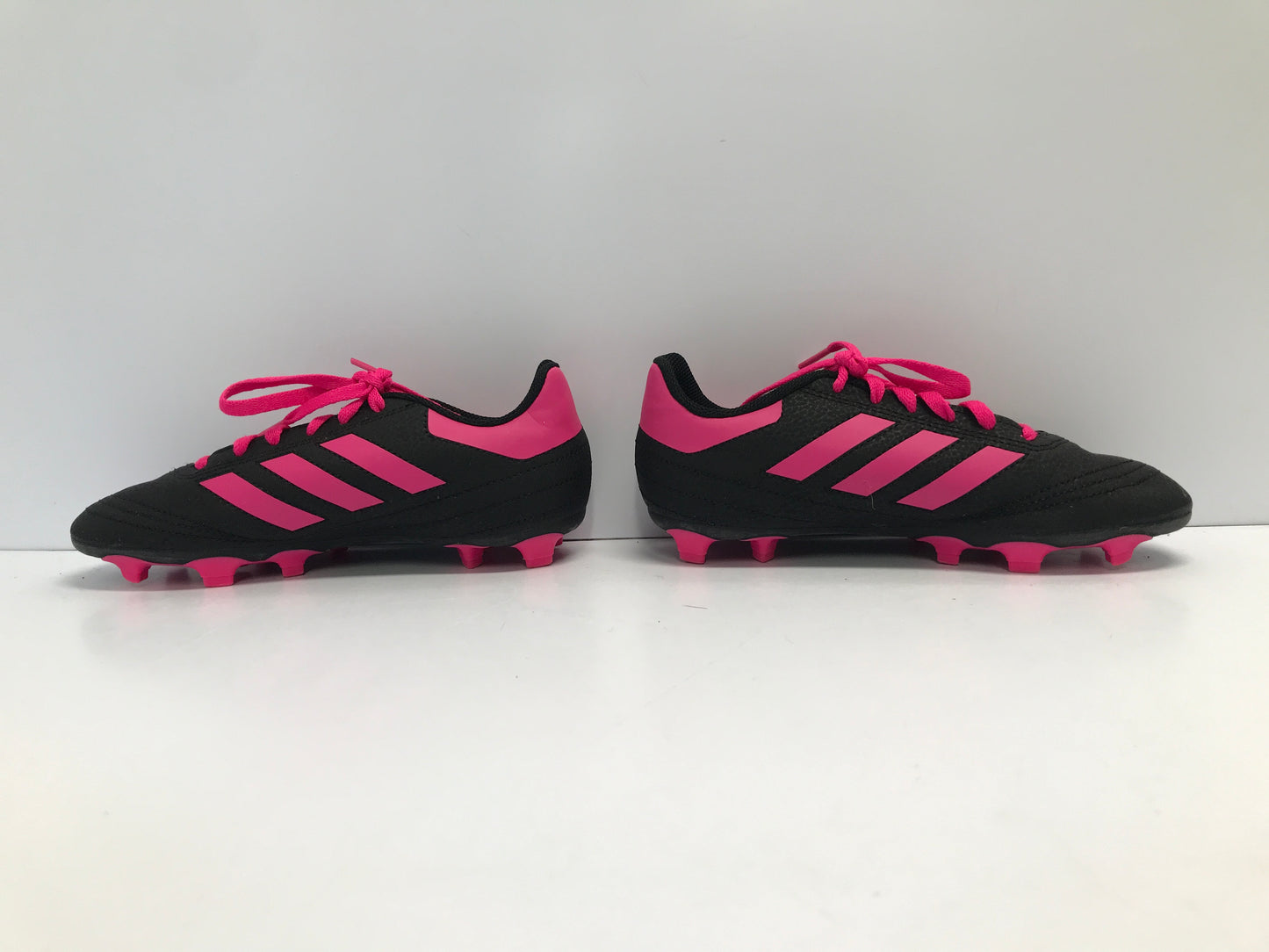 Soccer Shoes Cleats Child Size 2 Adidas Black Fushia Pink Like New