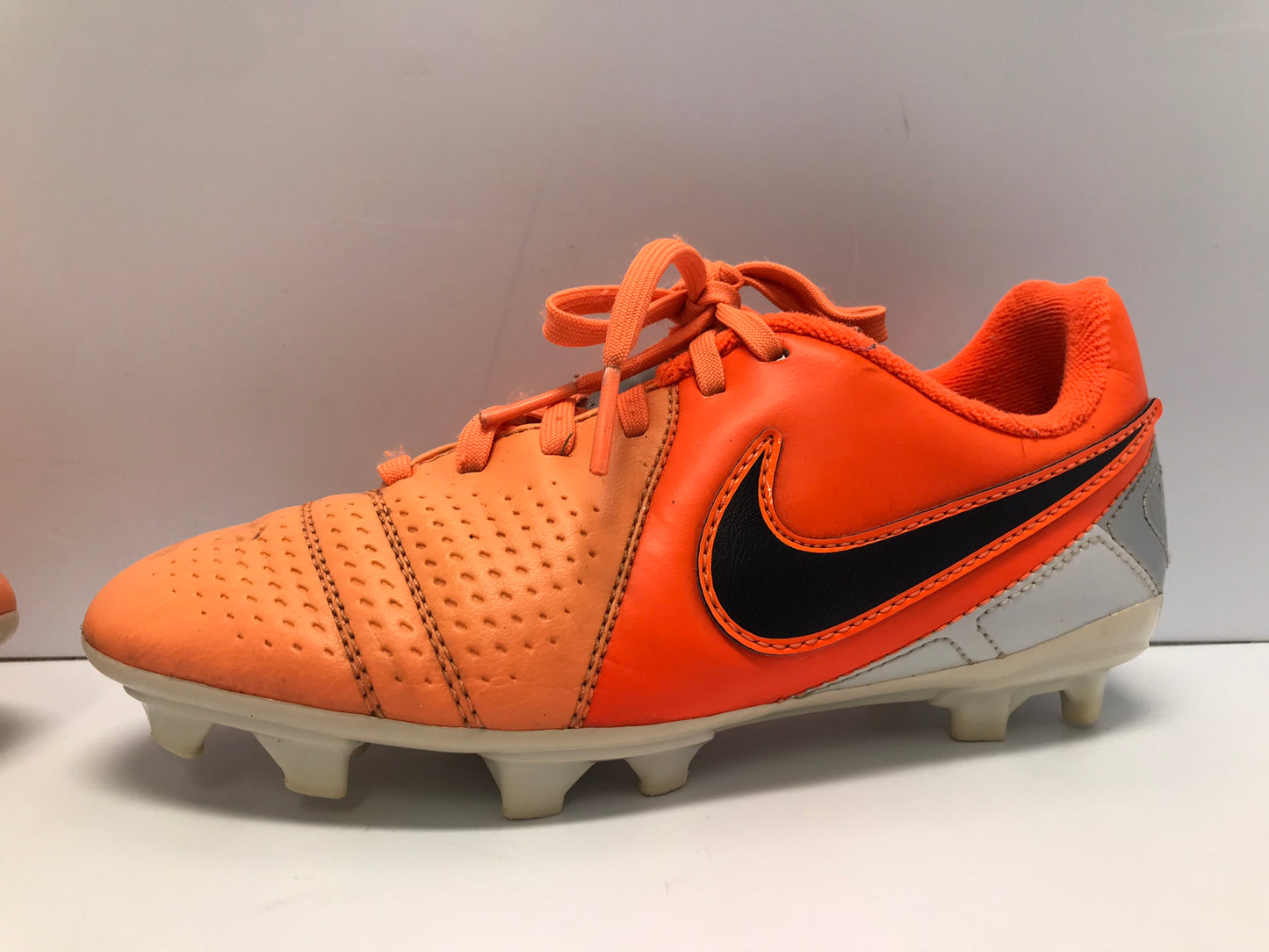 Soccer Shoes Cleats Child Size 2 Nike Orange Grey Black