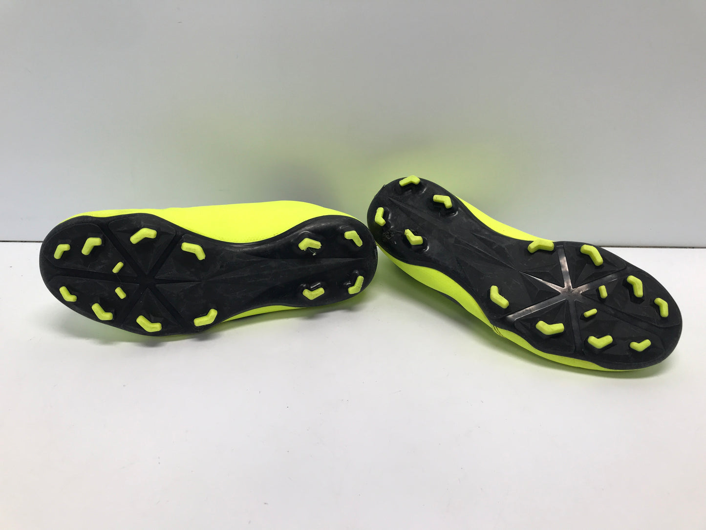 Soccer Shoes Cleats Child Size 2 Nike Phantom Lime Black Minor Wear