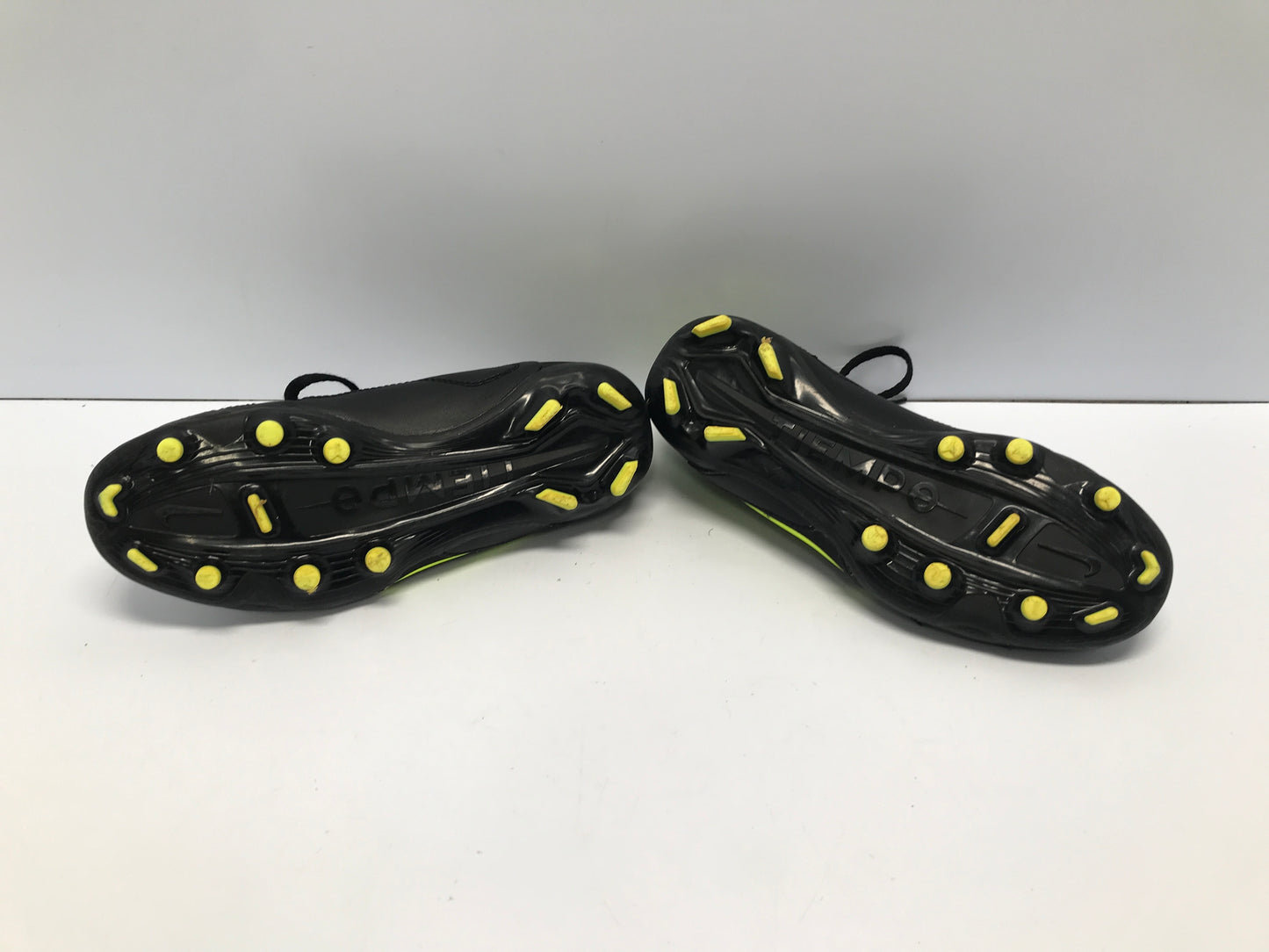 Soccer Shoes Cleats Child Size 2 Nike Tiempo Black Lime Excellent