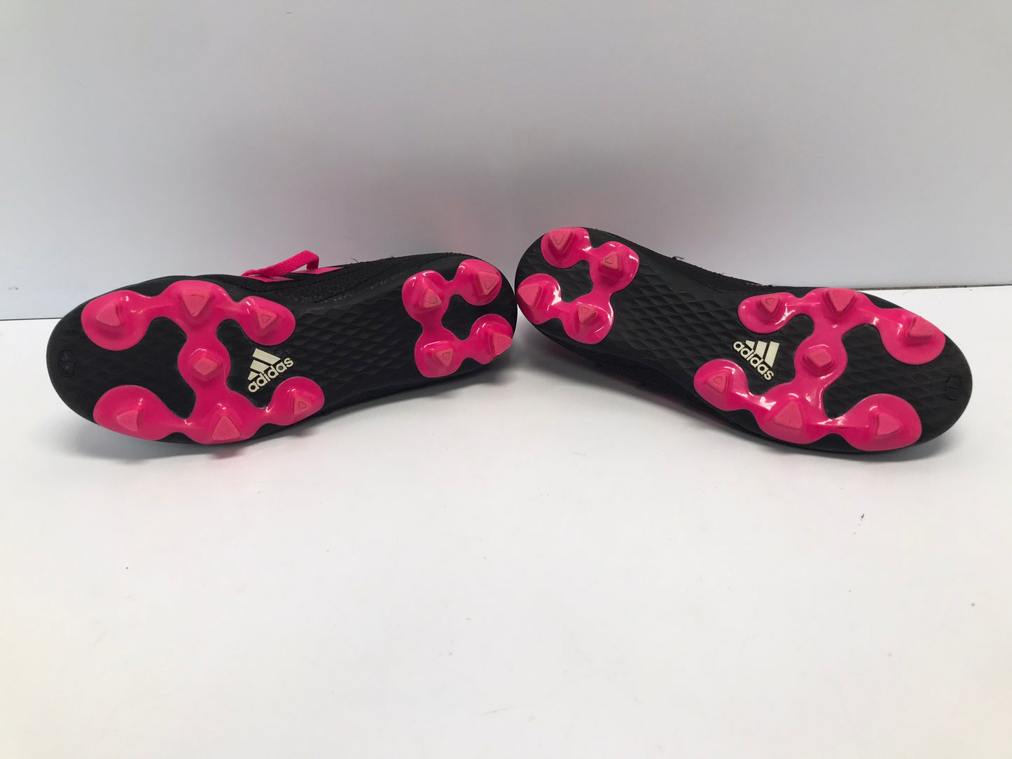 Soccer Shoes Cleats Child Size 3.5 Adidas Pink Black Like New