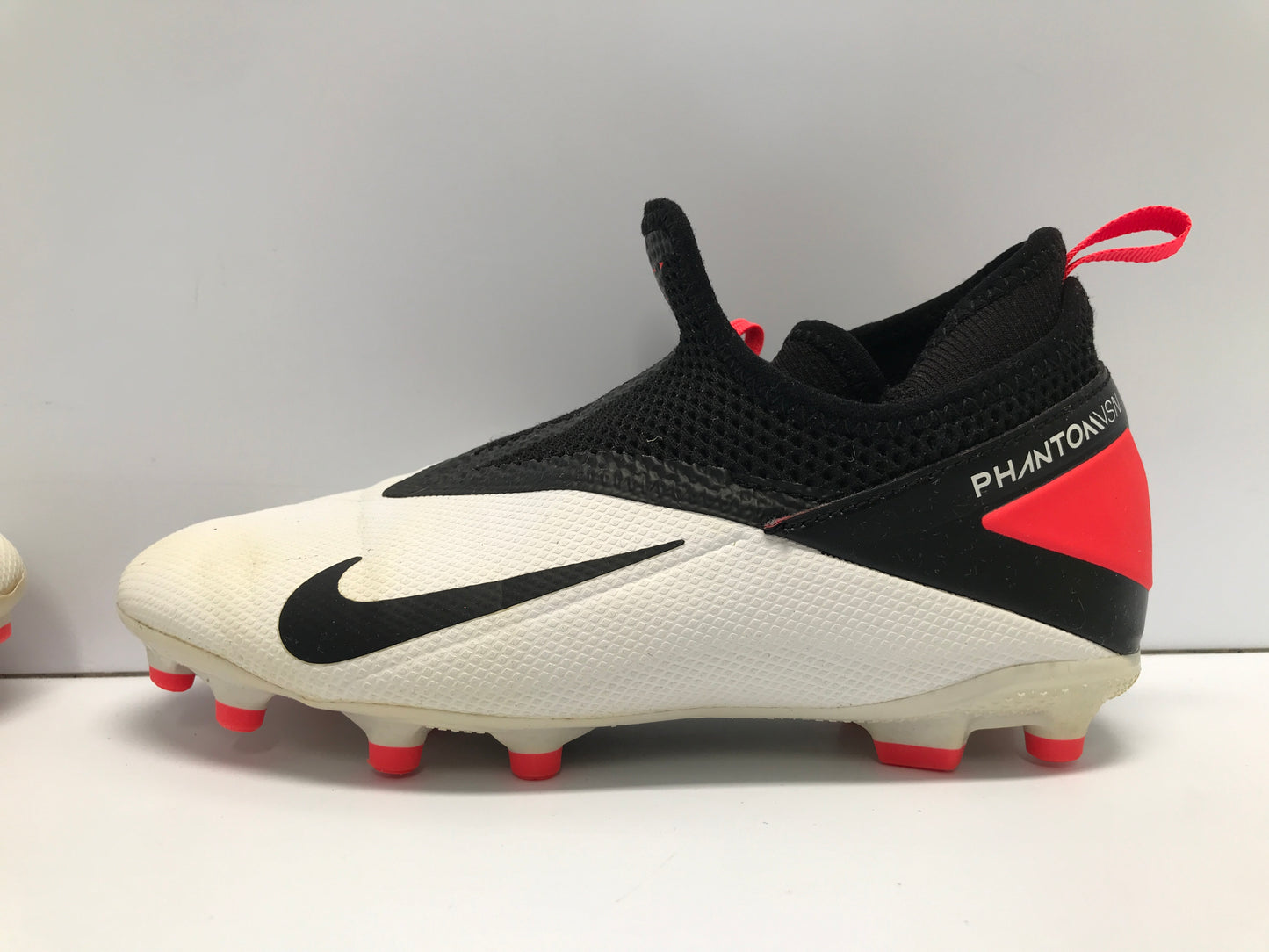 Soccer Shoes Cleats Child Size 3.5 Nike Phantom Fushia White Black Slipper Foot Excellent