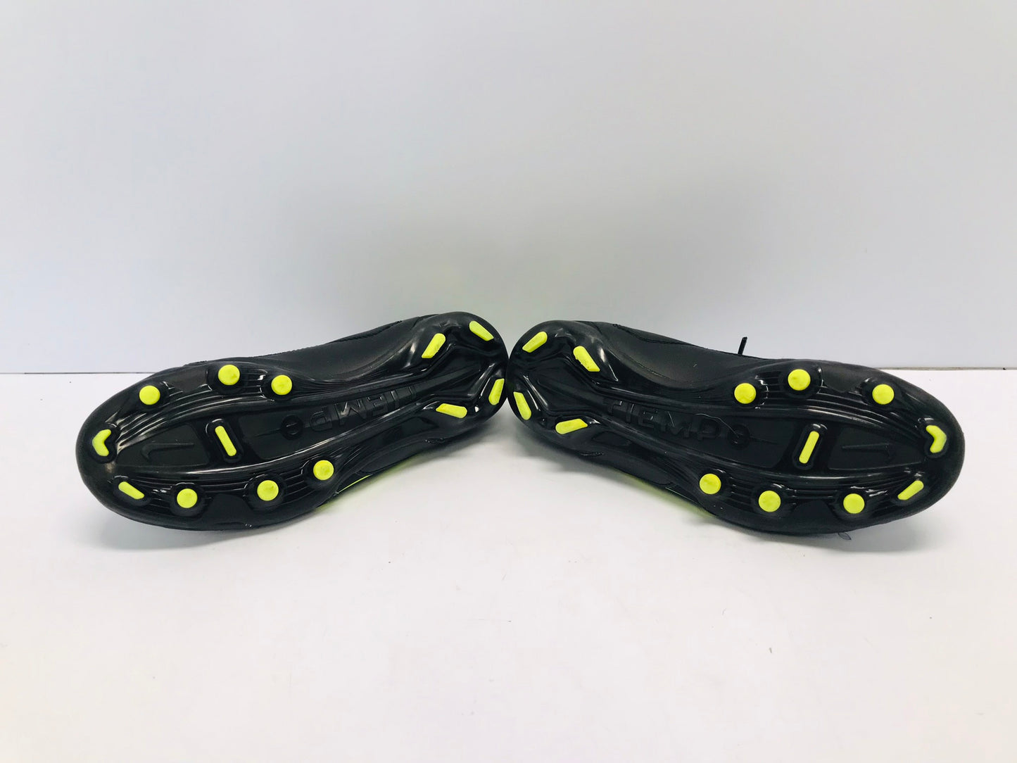 Soccer Shoes Cleats Child Size 3.5 Nike Tiempo Black Lime Excellent Like New