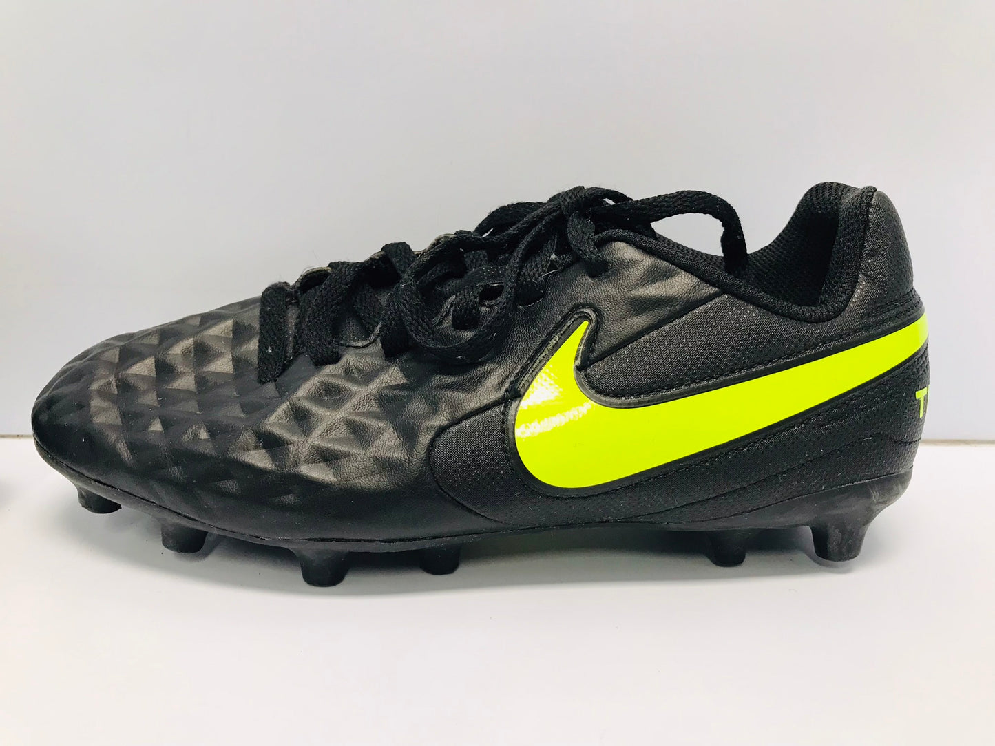 Soccer Shoes Cleats Child Size 3 Nike Tiempo Black Lime Excellent