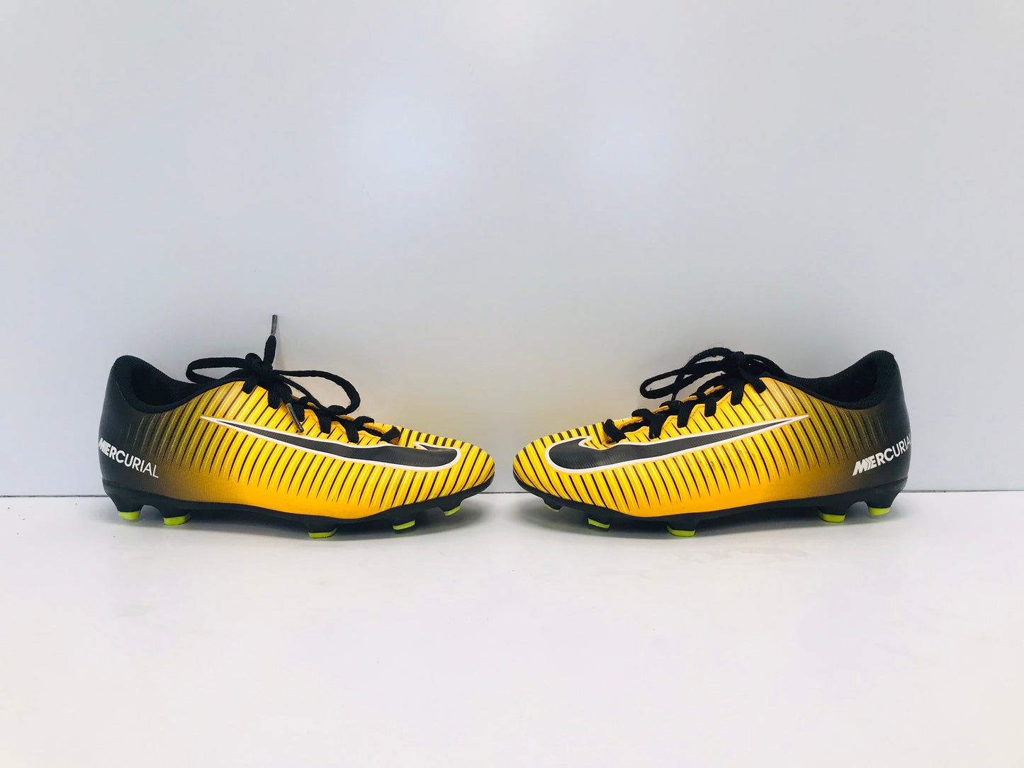 Soccer Shoes Cleats Child Size 3 Nike Mercurial Black Lime Excellent