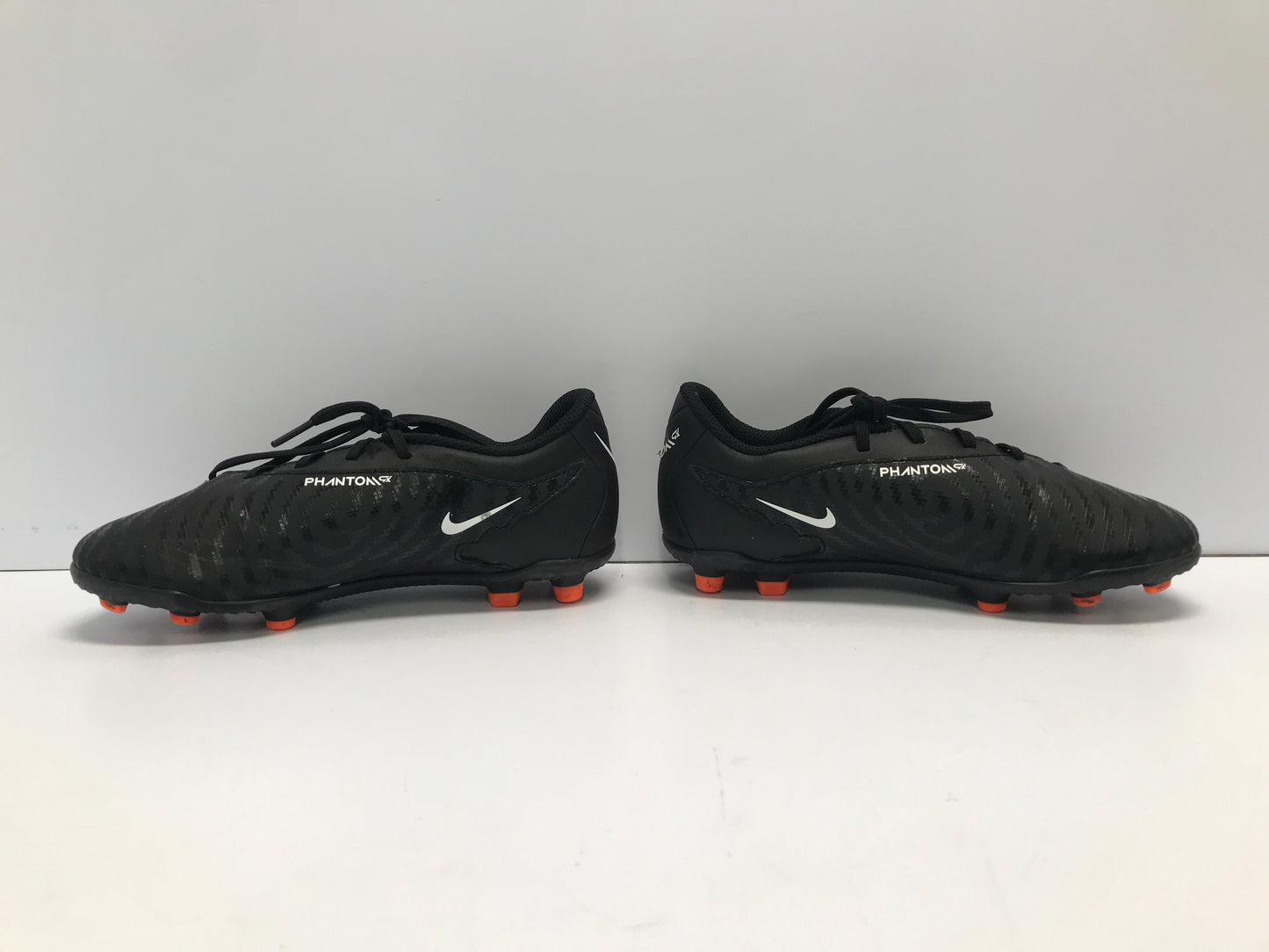 Soccer Shoes Cleats Child Size 3 Nike Phantom Black Tangerine Like New