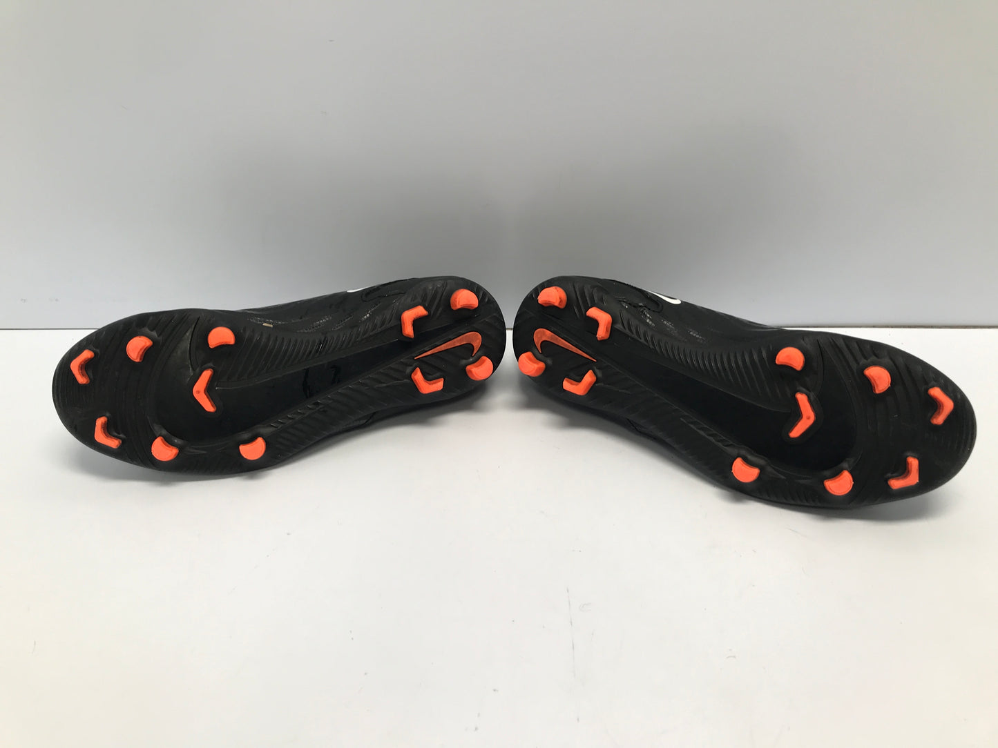 Soccer Shoes Cleats Child Size 3 Nike Phantom Black Tangerine Like New