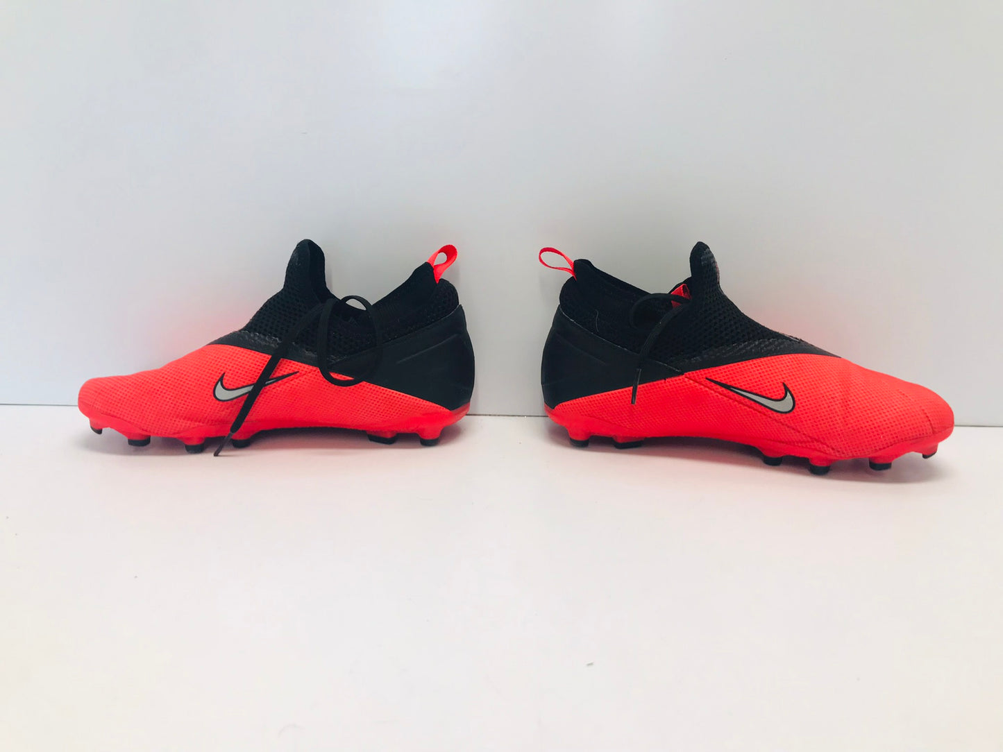 Soccer Shoes Cleats Child Size 3 Nike Phantom Slipper Foot Tangerine Black