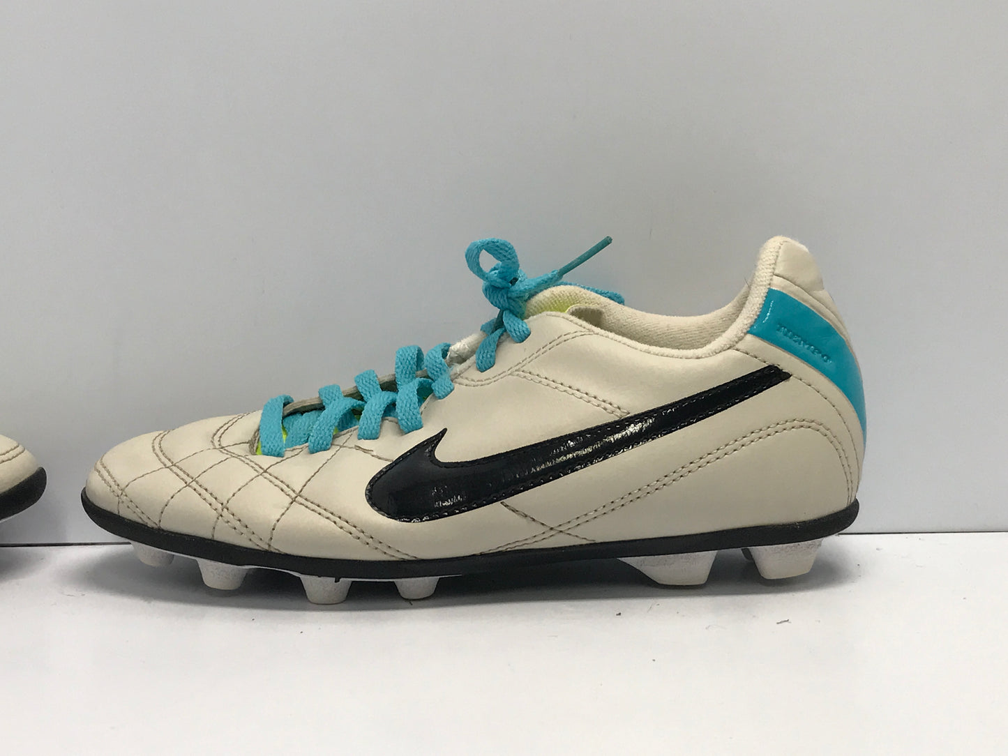 Soccer Shoes Cleats Child Size 3 Nike White Black Blue