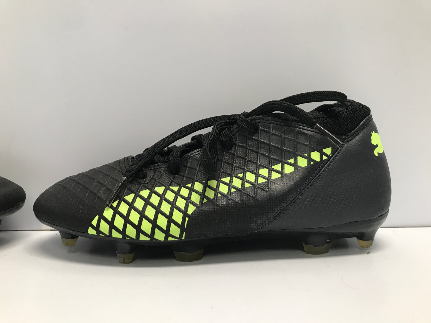 Soccer Shoes Cleats Child Size 4 Puma Future Black Lime Slipper Foot Excellent