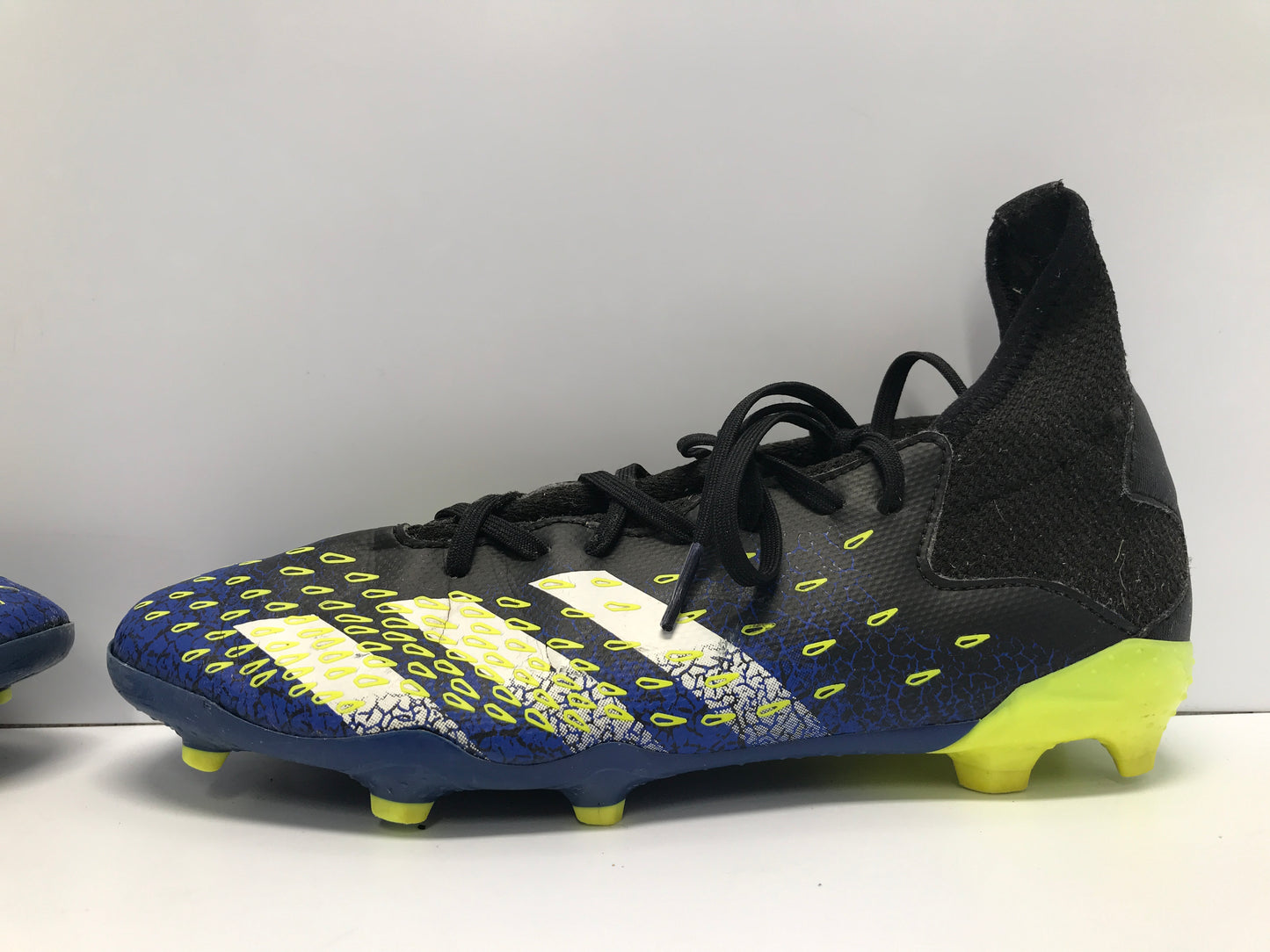 Soccer Shoes Cleats Child Size 5.5 Adidas Preditor Slipper Foot Black Blue Lime Excellent