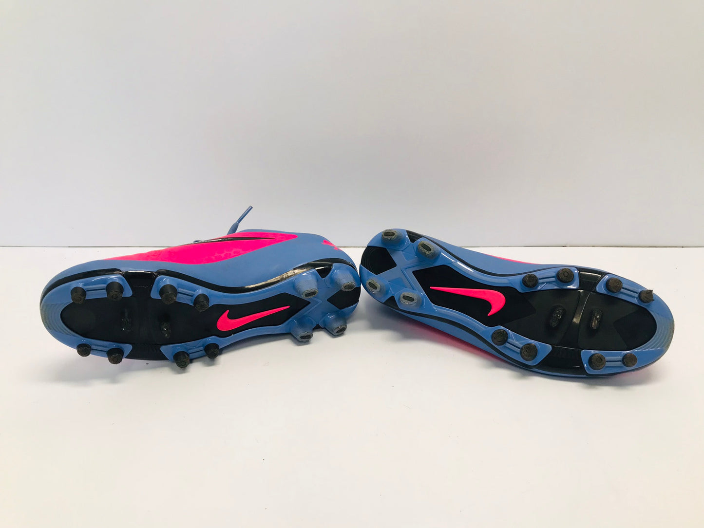 Soccer Shoes Cleats Child Size 5.5 Nike Hypervenom Blue Pink New Demo Model