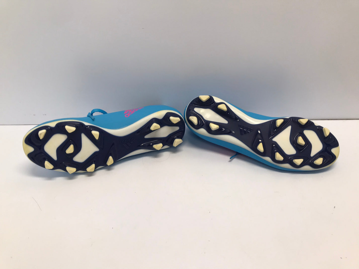 Soccer Shoes Cleats Child Size 5 Adidas Powder Blue Pink New