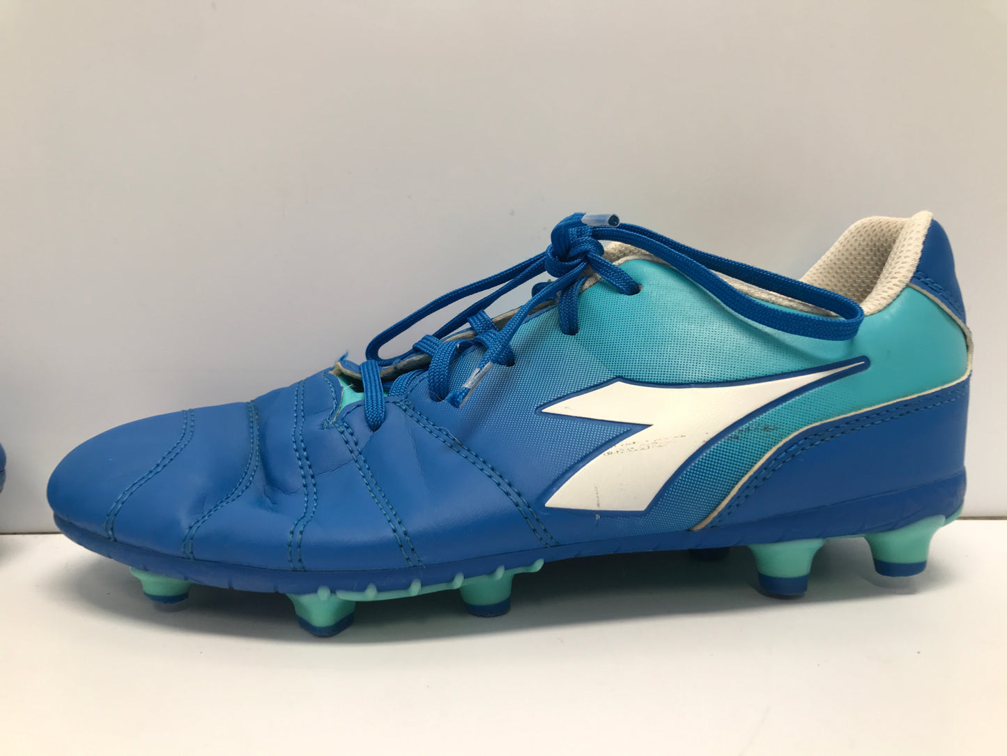 Soccer Shoes Cleats Child Size 5 Adidas Youth Blue and Aqua Excellent