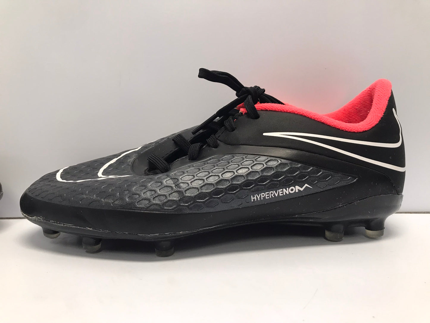 Soccer Shoes Cleats Child Size 5 Nike Hypervenom Black Fushia