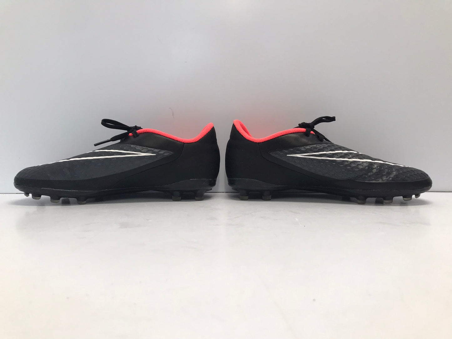 Soccer Shoes Cleats Child Size 5 Nike Hypervenom Black Fushia