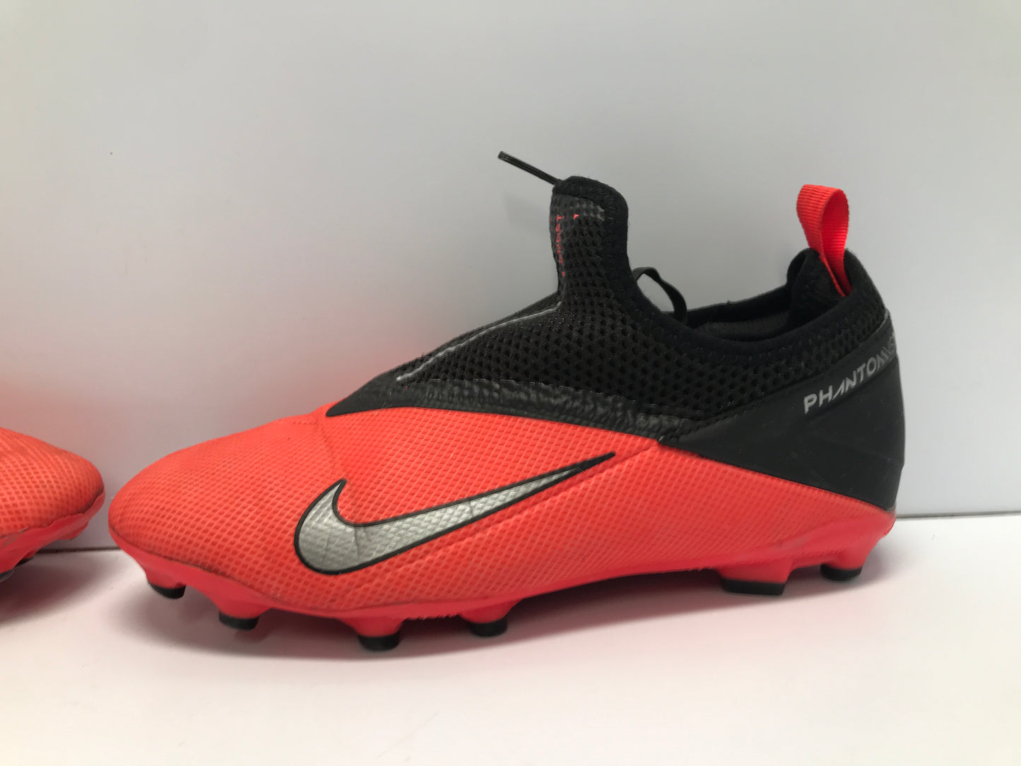 Soccer Shoes Cleats Child Size 5 Nike Phantom Orange Black