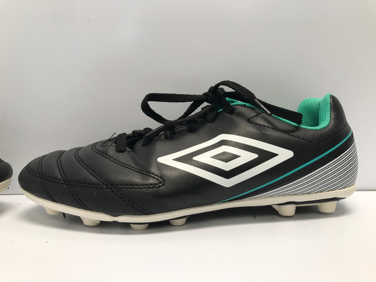 Soccer Shoes Cleats Child Size 5 Umbro Youth Black Teal Like New
