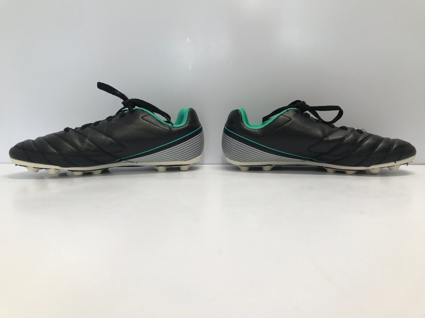 Soccer Shoes Cleats Child Size 5 Umbro Youth Black Teal Like New