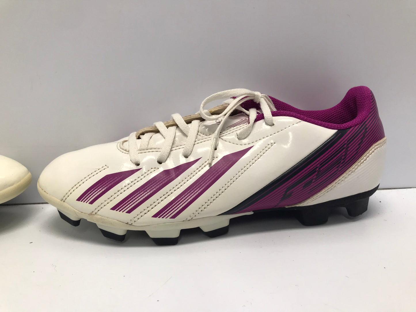 Soccer Shoes Cleats Ladies Size 8 Adidas White Purple Like New