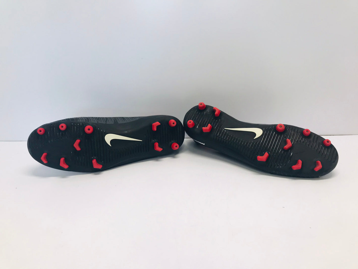 Soccer Shoes Cleats Men's Size 10 Nike Mercurial Black Red White Excellent