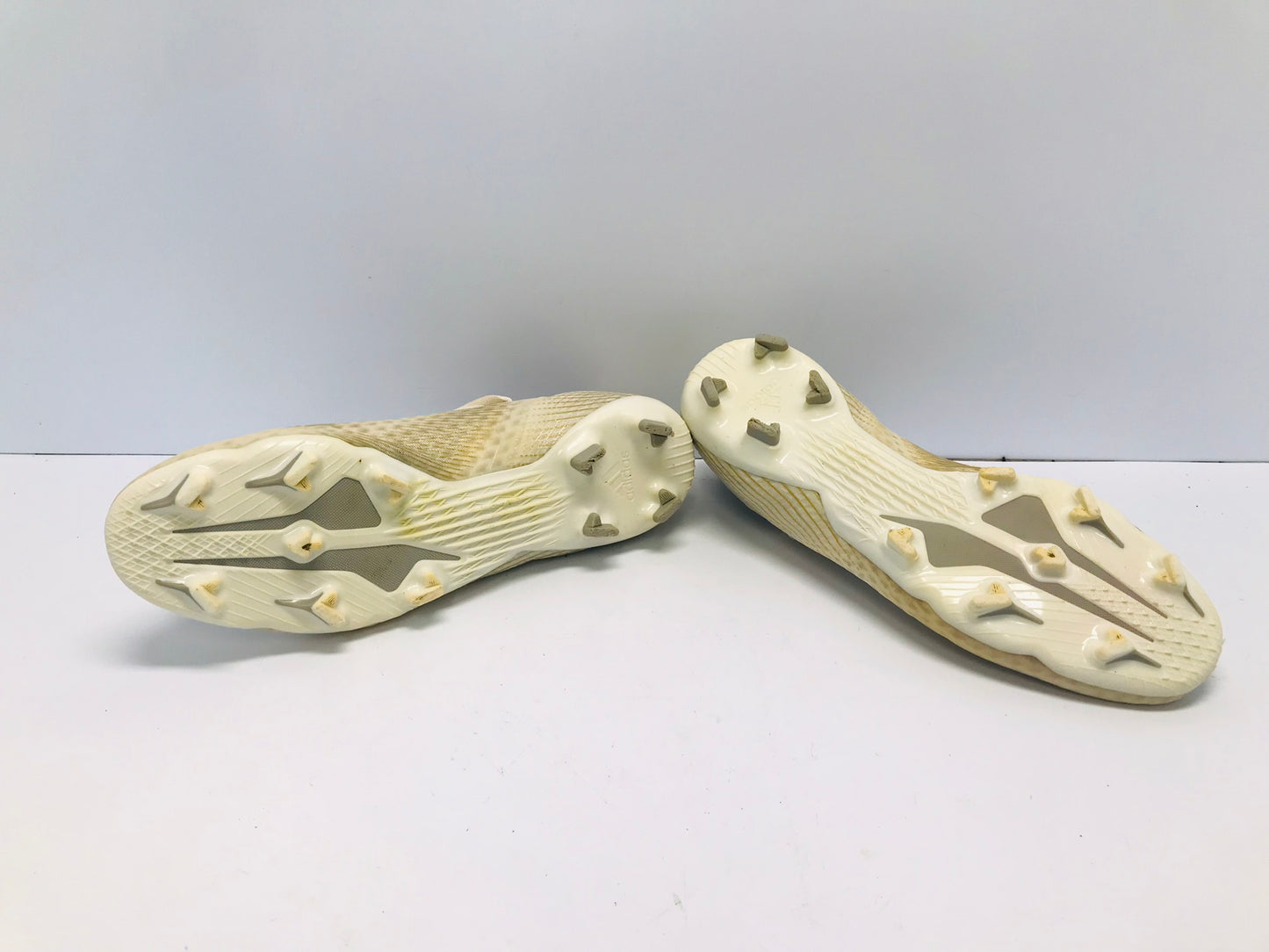 Soccer Shoes Cleats Men's Size 11.5 Adidas Creme and Gold