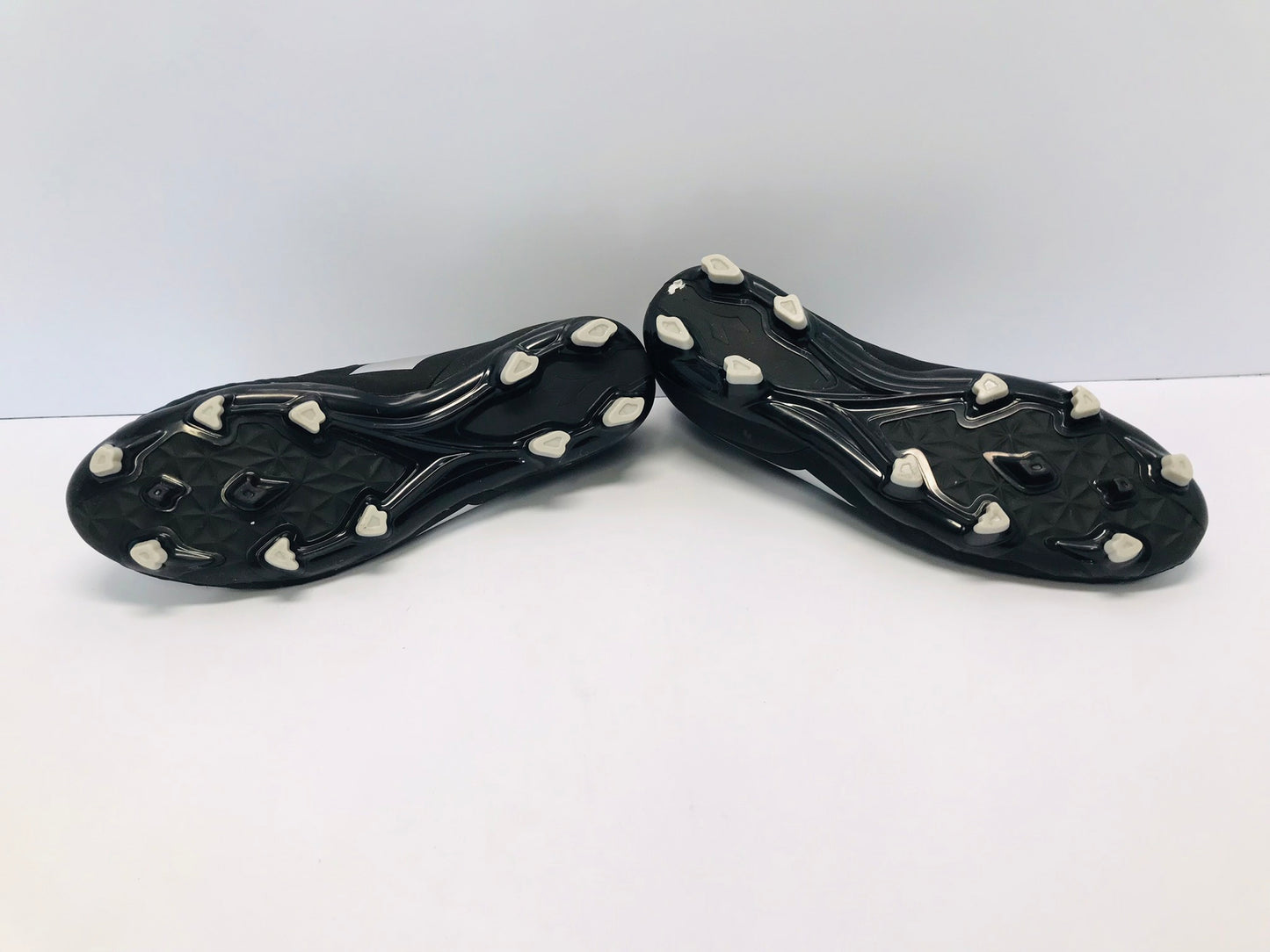 Soccer Shoes Cleats Men's Size 11 Adidas Black Silver Like New