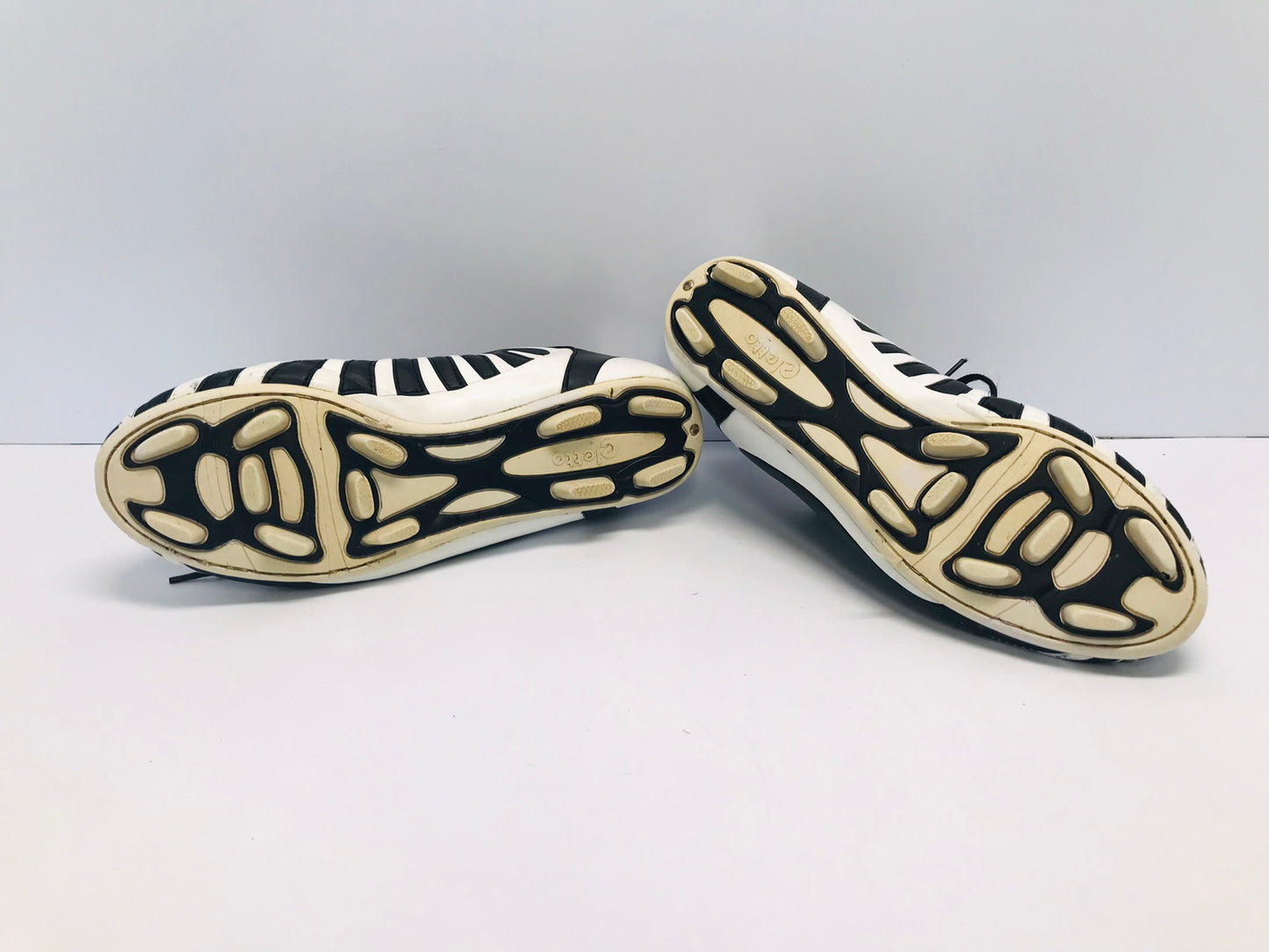 Soccer Shoes Cleats Men's Size 12 Eletto Black Whit