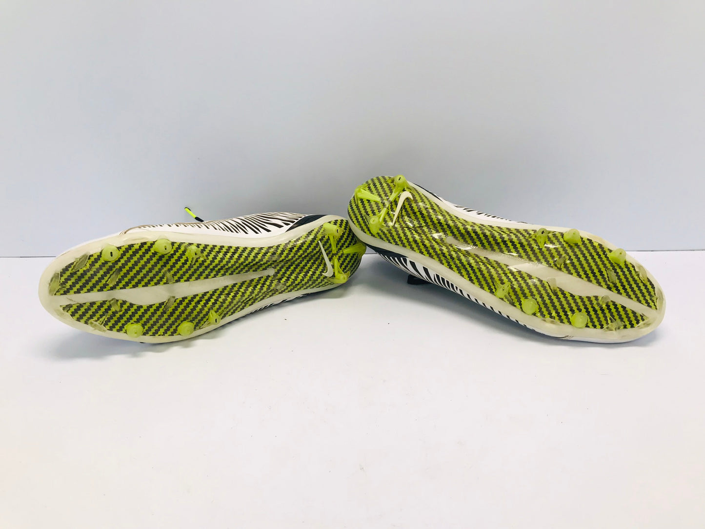 Soccer Shoes Cleats Men's Size 12 Nike FlyWire Black White Lime Excellent Quality