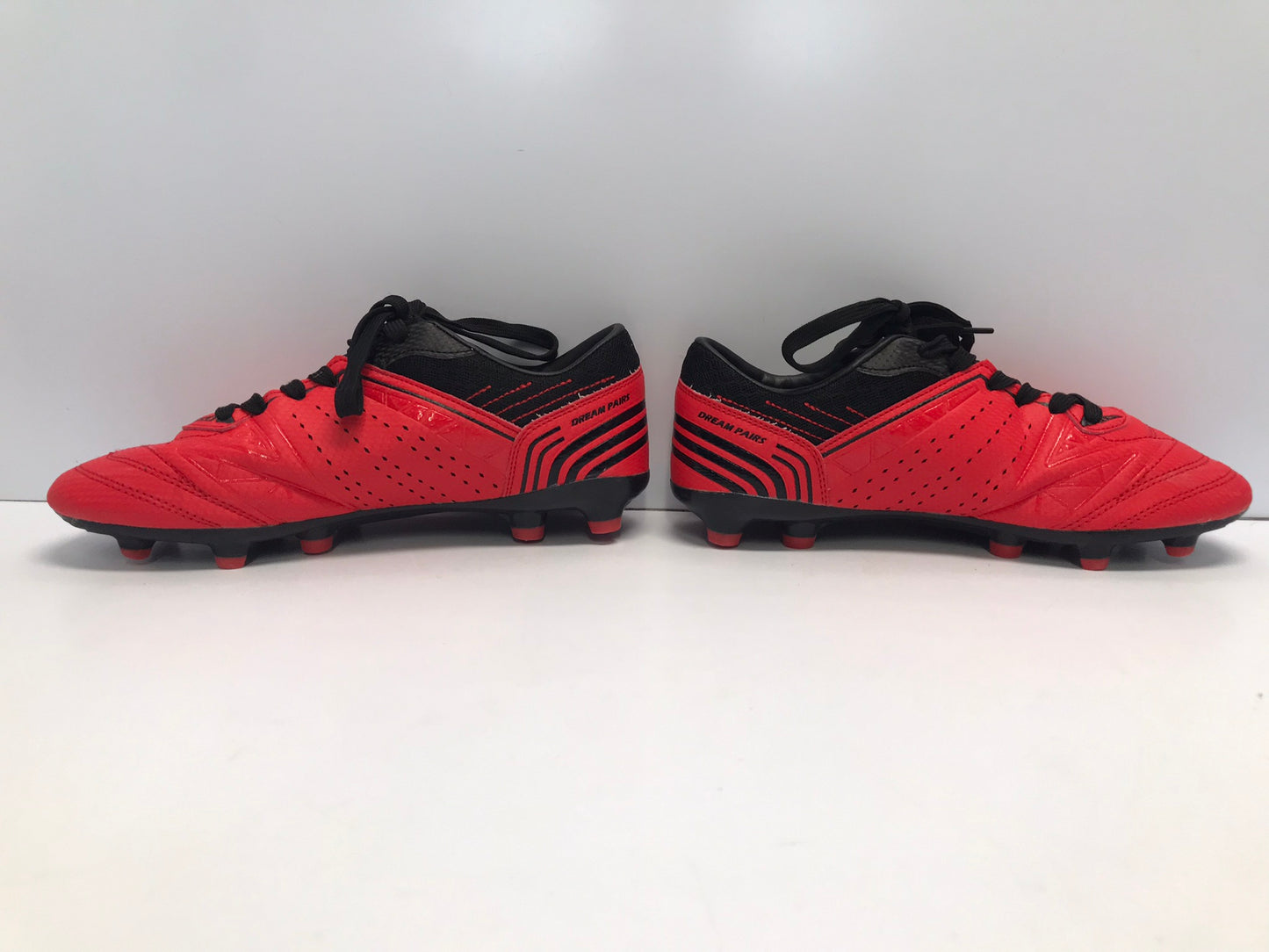 Soccer Shoes Cleats Men's Size 6.5 Red Black Like New