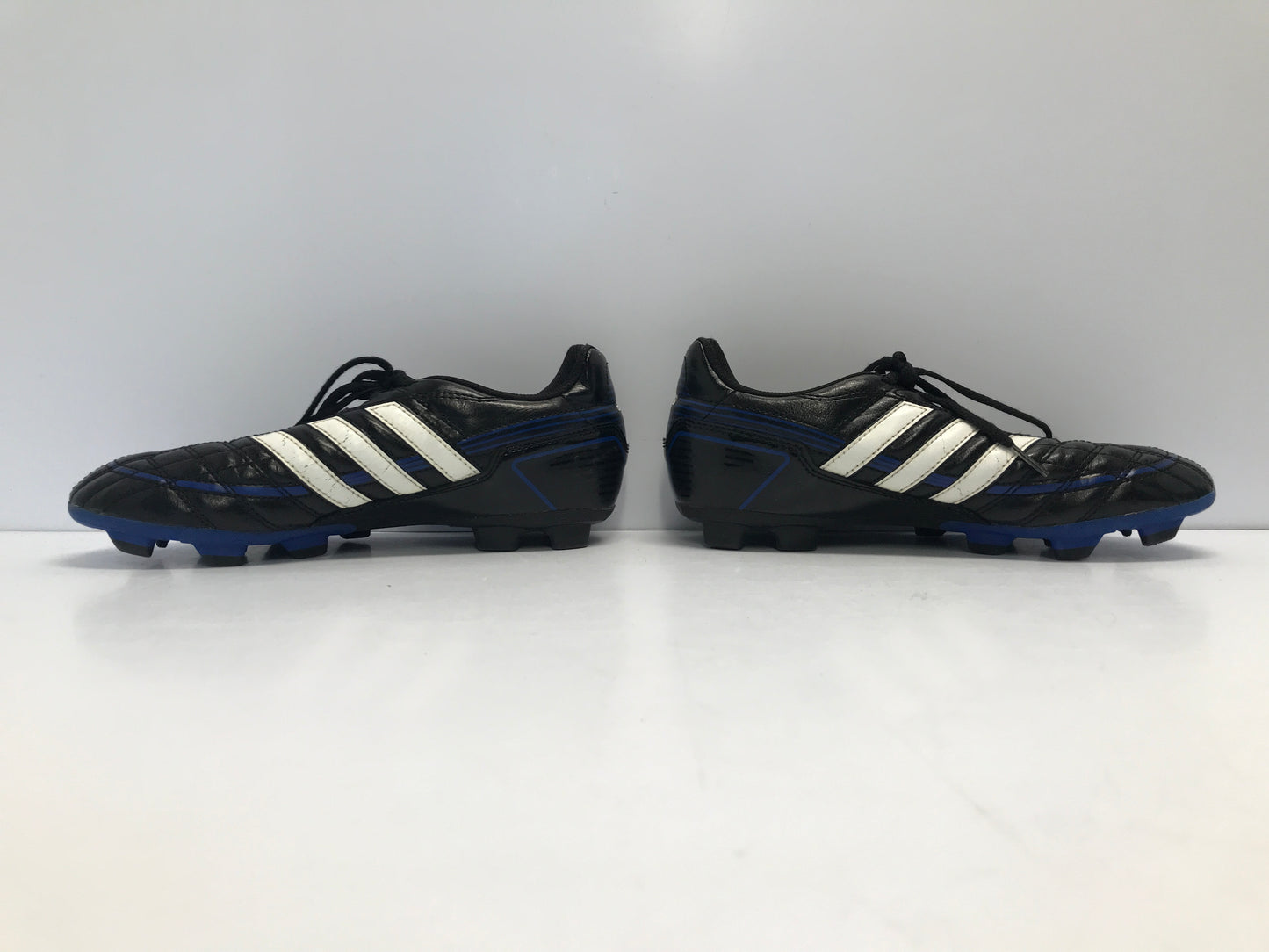 Soccer Shoes Cleats Men's Size 6 Adidas White Blue  Black